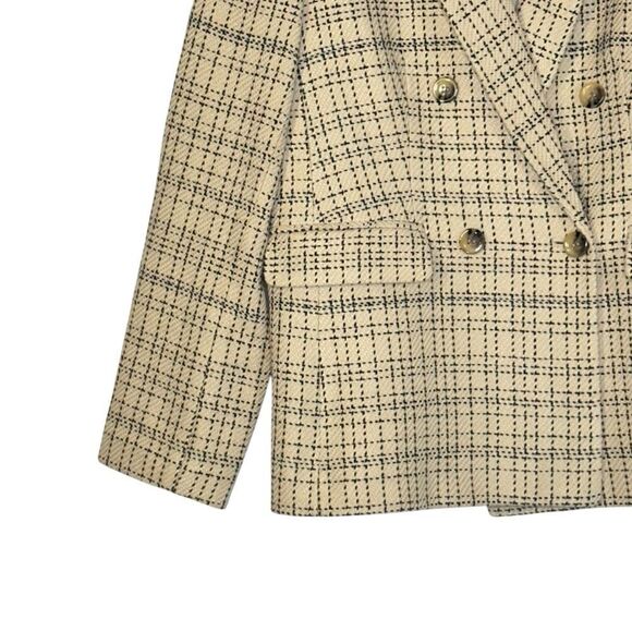 Ann Taylor The Tailored Double Breasted Blazer in Tweed | Size 6 - Picture 5 of 8
